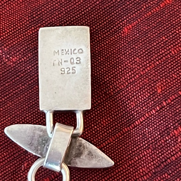 Vintage Mexican Sterling and Onyx Bracelet - Picture 7 of 8